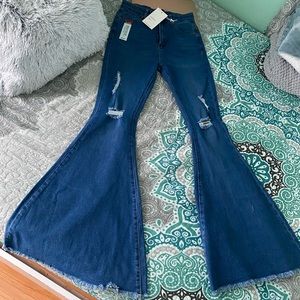 Fashion Nova bell bottom jeans Size 9.